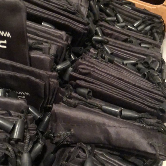 New 30 count satin bags to wrap sale items or giveaways - Picture 9 of 12